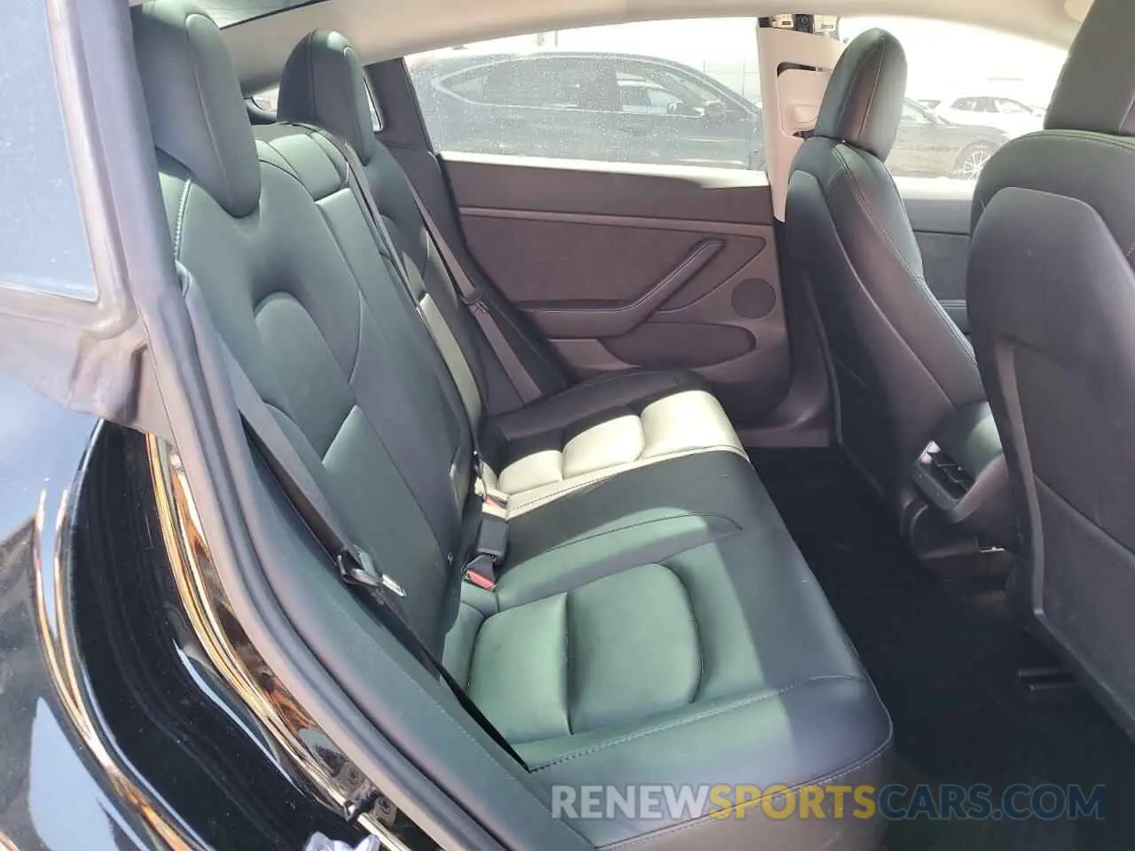 10 Photograph of a damaged car 5YJ3E1EA7NF359036 TESLA MODEL 3 2022