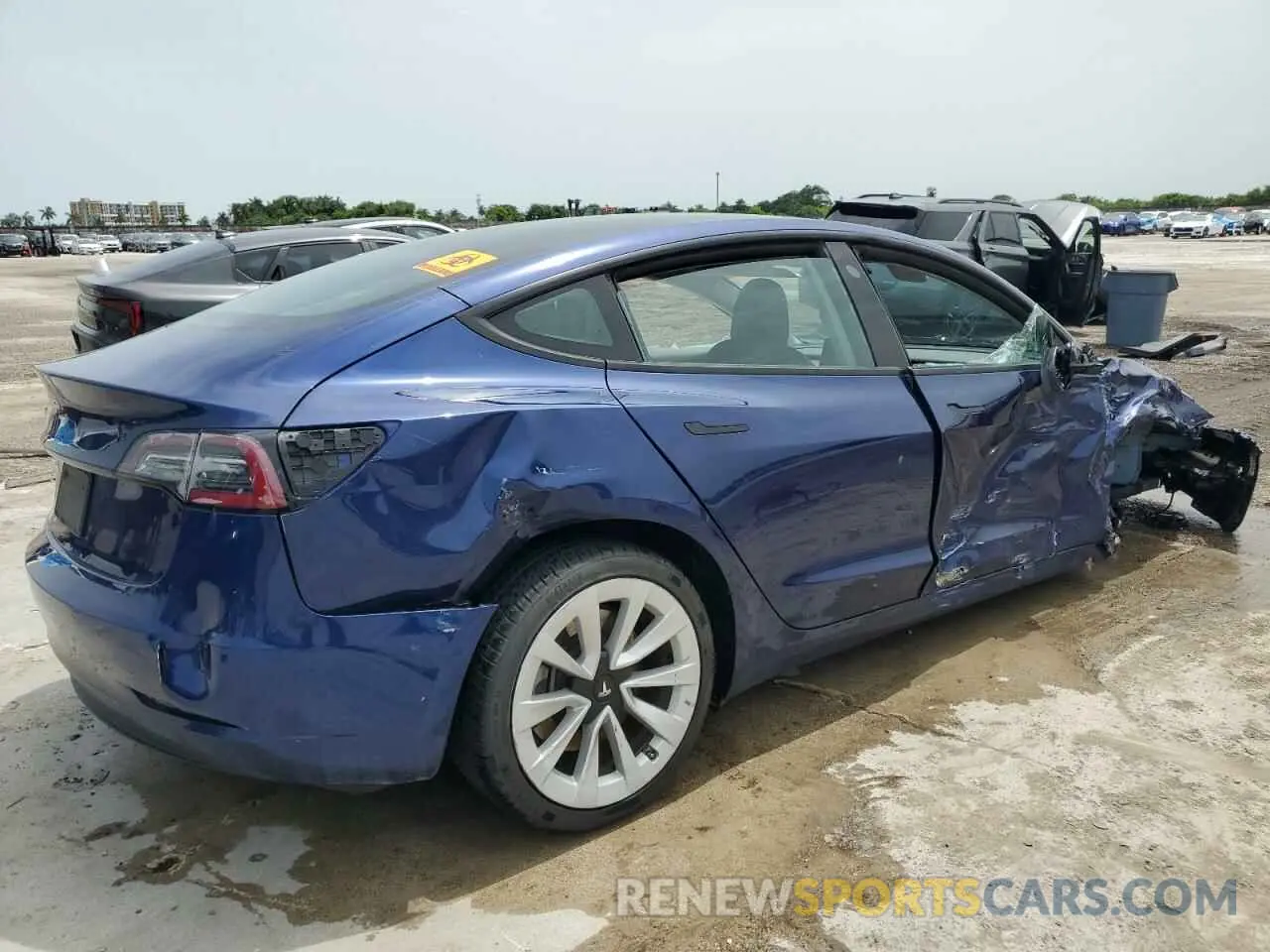 3 Photograph of a damaged car 5YJ3E1EA7NF368657 TESLA MODEL 3 2022
