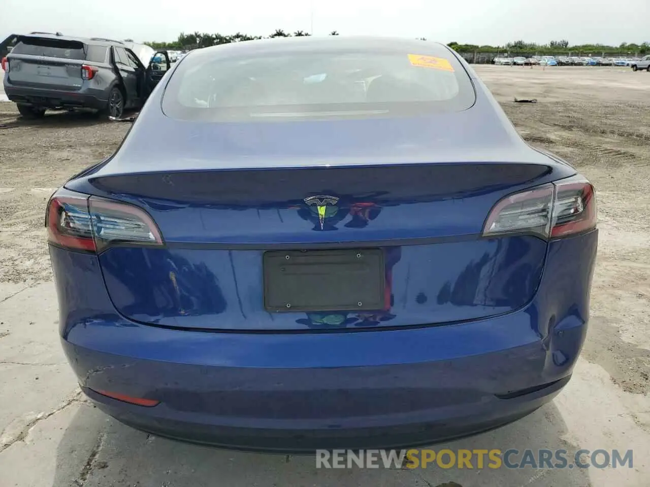 6 Photograph of a damaged car 5YJ3E1EA7NF368657 TESLA MODEL 3 2022