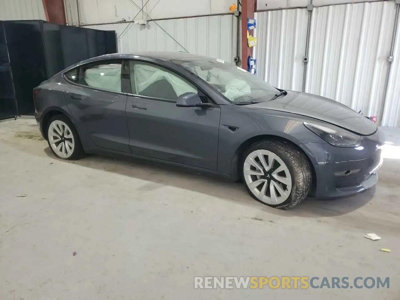 4 Photograph of a damaged car 5YJ3E1EA7NF370022 TESLA MODEL 3 2022