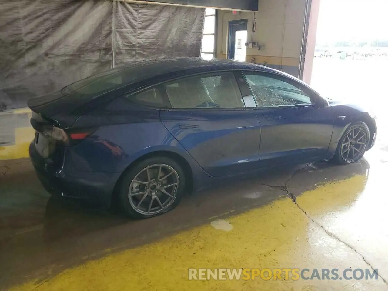 3 Photograph of a damaged car 5YJ3E1EA7NF370392 TESLA MODEL 3 2022
