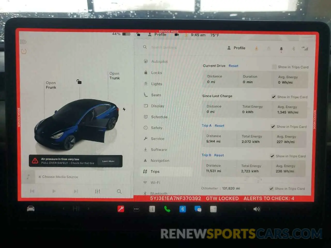 9 Photograph of a damaged car 5YJ3E1EA7NF370392 TESLA MODEL 3 2022