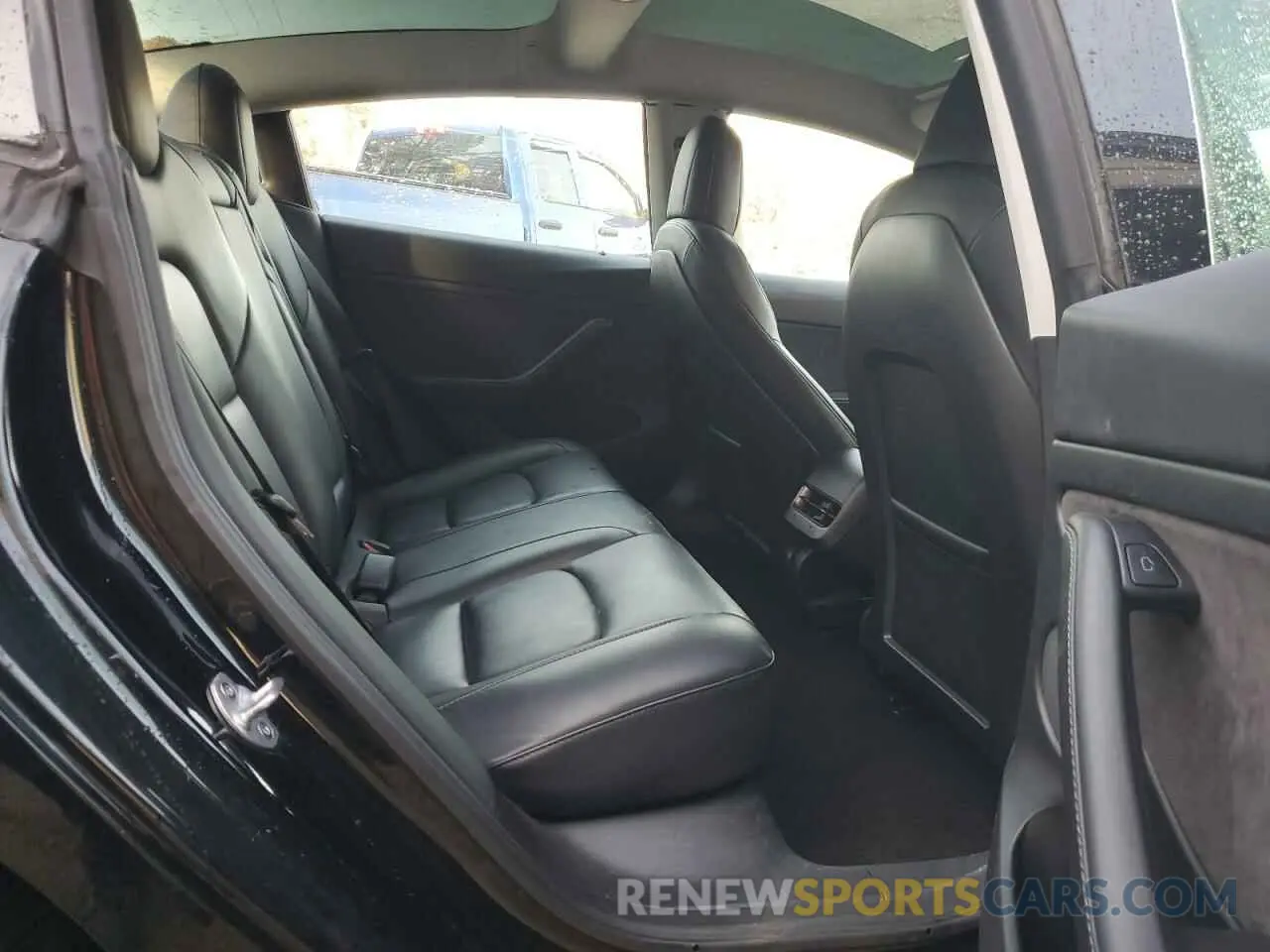 10 Photograph of a damaged car 5YJ3E1EA7NF371672 TESLA MODEL 3 2022