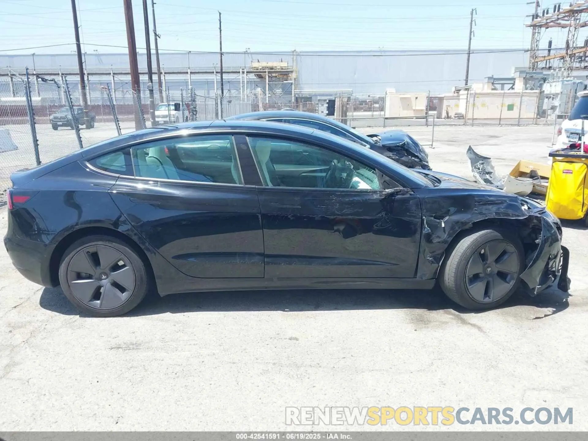 12 Photograph of a damaged car 5YJ3E1EA7NF373647 TESLA MODEL 3 2022
