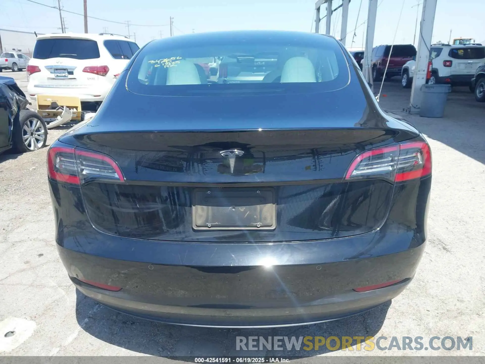 15 Photograph of a damaged car 5YJ3E1EA7NF373647 TESLA MODEL 3 2022