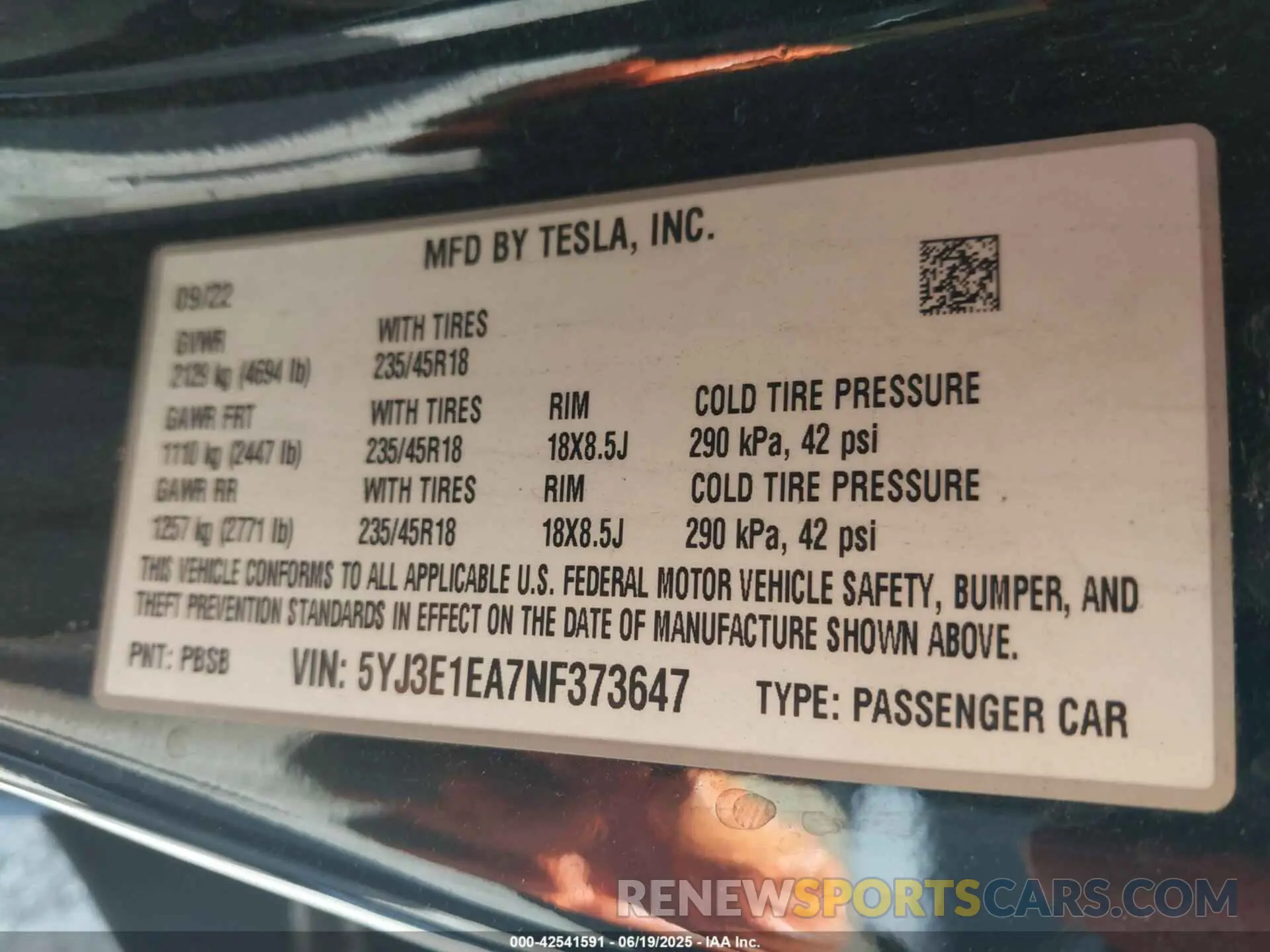 9 Photograph of a damaged car 5YJ3E1EA7NF373647 TESLA MODEL 3 2022