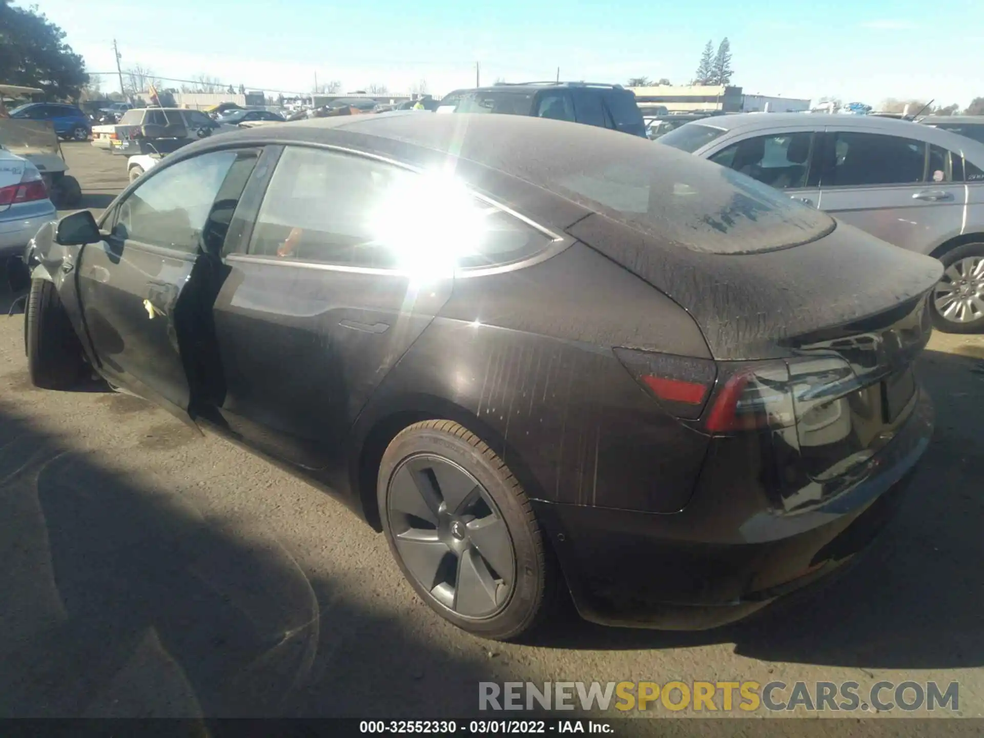 3 Photograph of a damaged car 5YJ3E1EA8NF102130 TESLA MODEL 3 2022