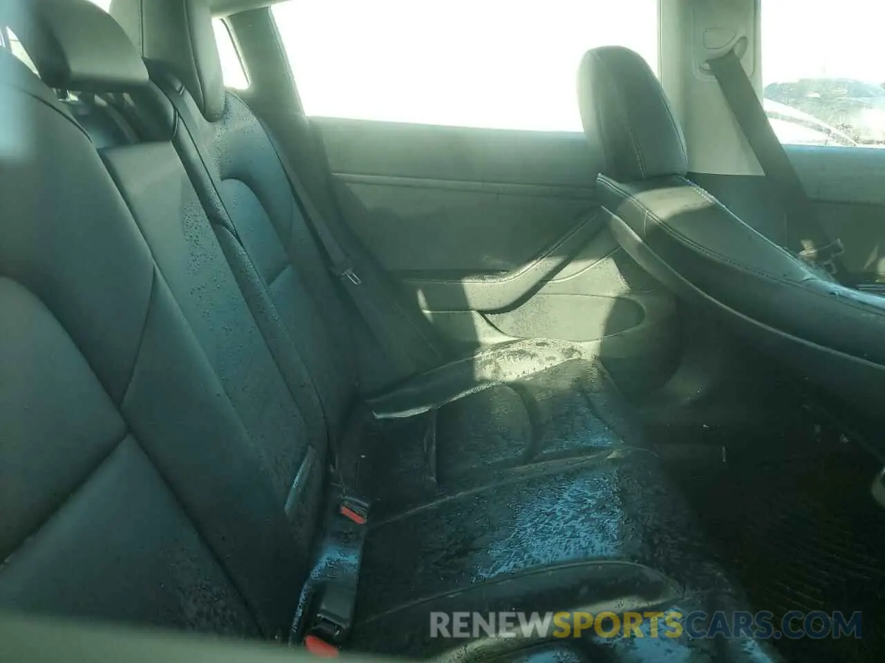 10 Photograph of a damaged car 5YJ3E1EA8NF120675 TESLA MODEL 3 2022