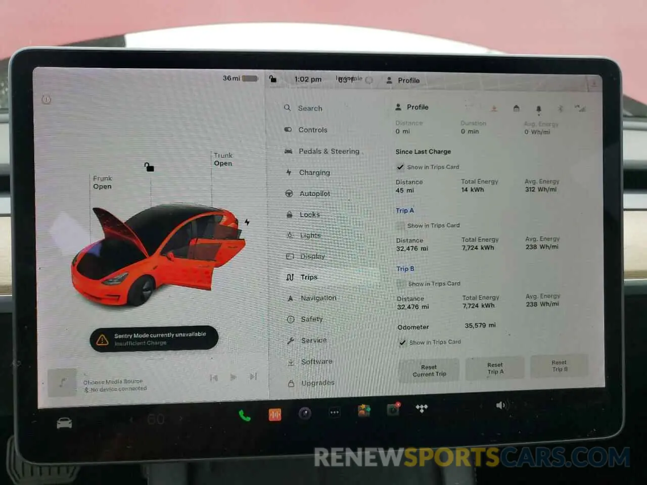 9 Photograph of a damaged car 5YJ3E1EA8NF136620 TESLA MODEL 3 2022