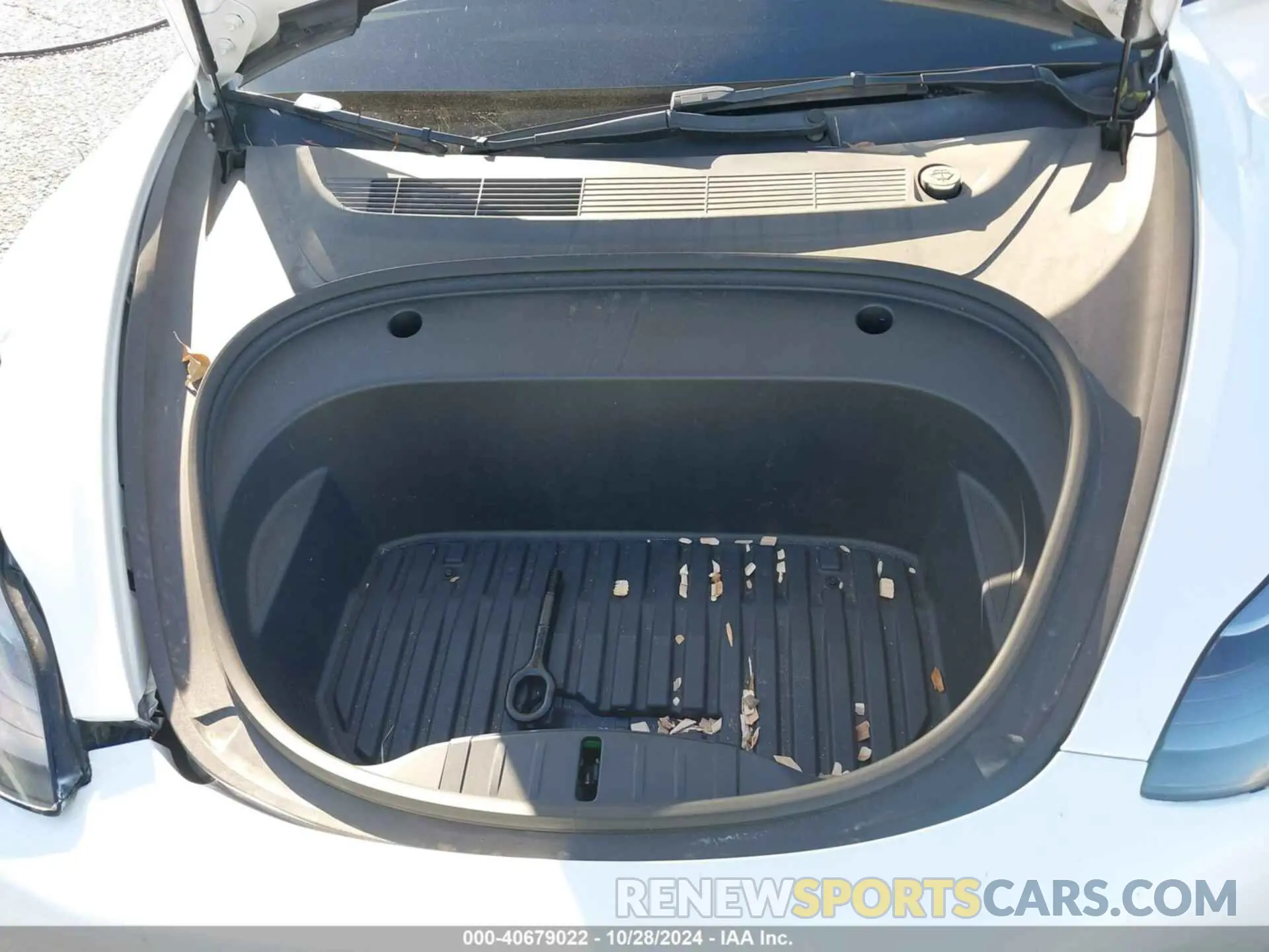 10 Photograph of a damaged car 5YJ3E1EA8NF144569 TESLA MODEL 3 2022