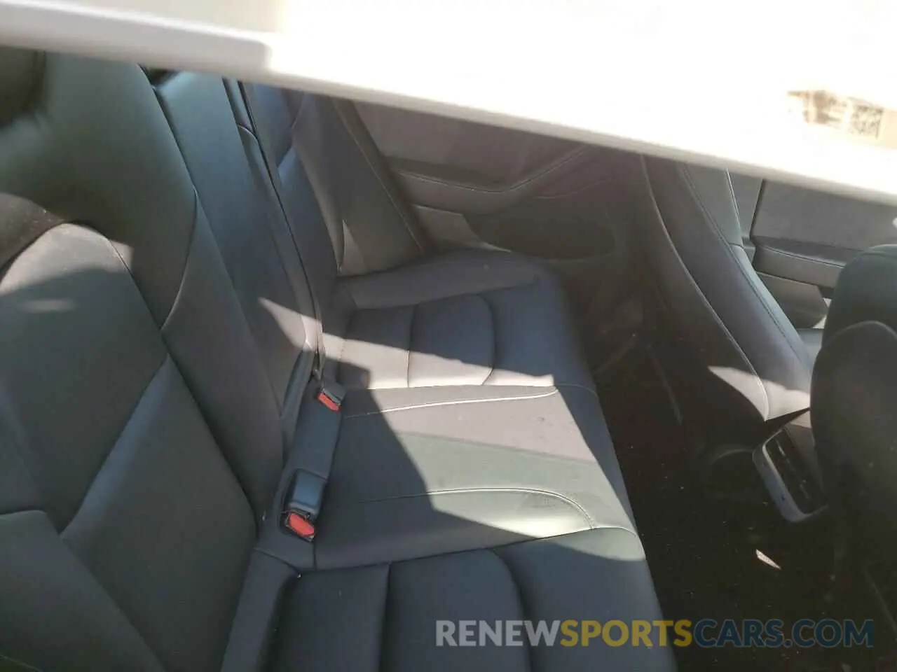 11 Photograph of a damaged car 5YJ3E1EA8NF147598 TESLA MODEL 3 2022