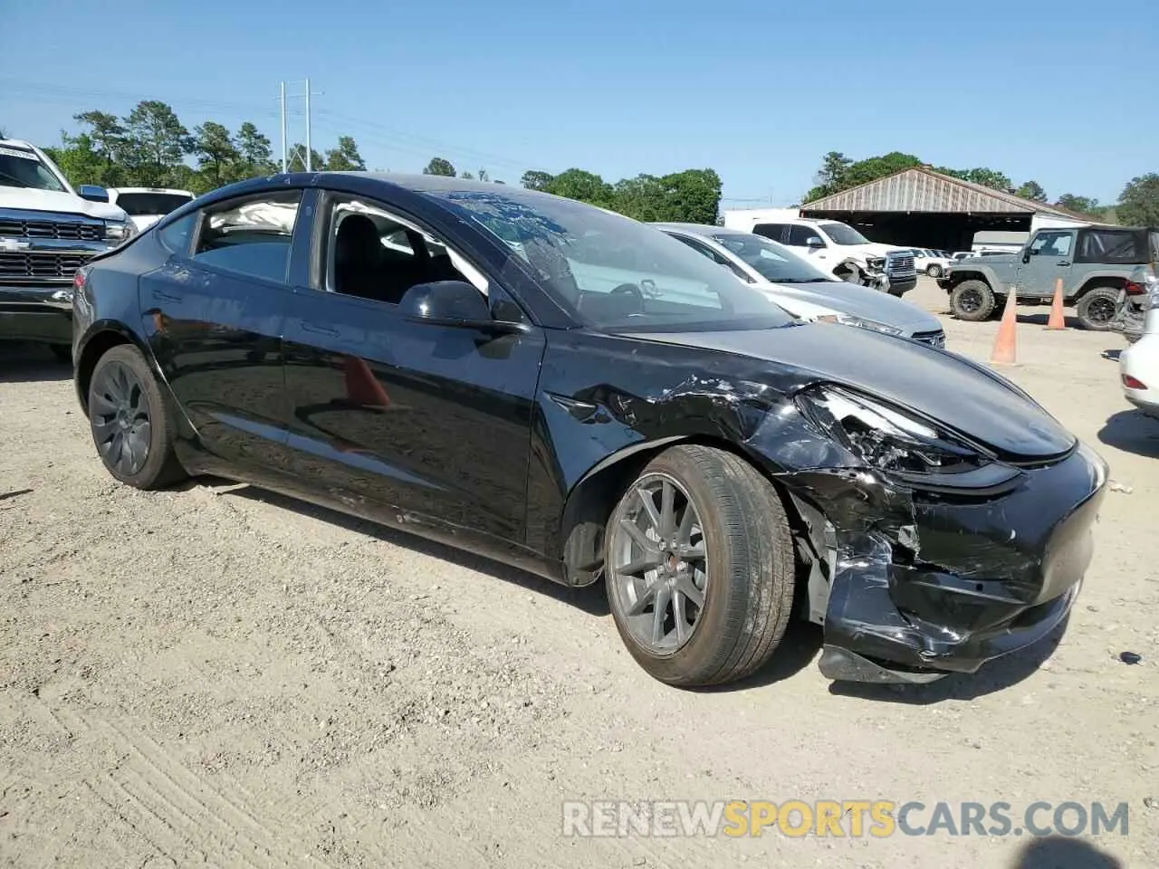4 Photograph of a damaged car 5YJ3E1EA8NF147598 TESLA MODEL 3 2022