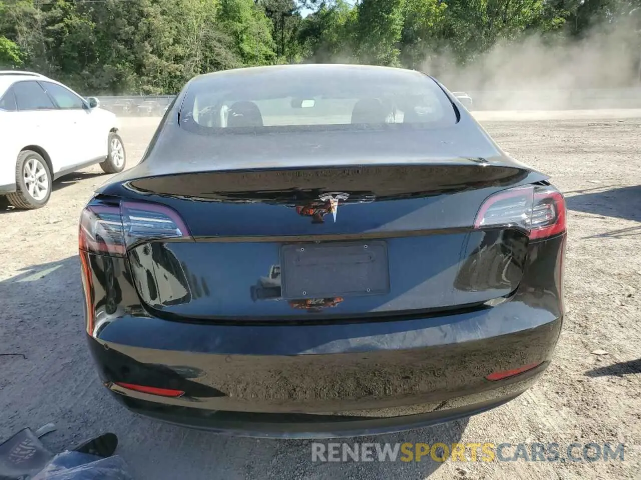 6 Photograph of a damaged car 5YJ3E1EA8NF147598 TESLA MODEL 3 2022
