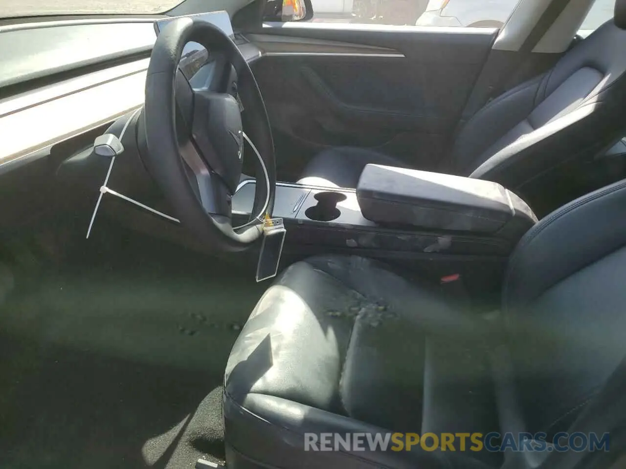7 Photograph of a damaged car 5YJ3E1EA8NF147598 TESLA MODEL 3 2022