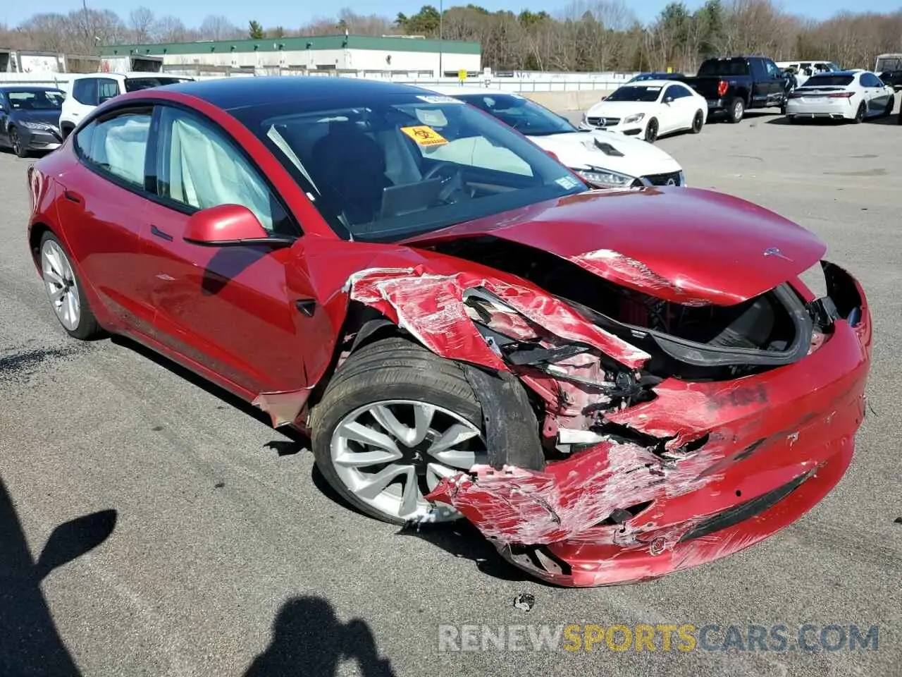 4 Photograph of a damaged car 5YJ3E1EA8NF187289 TESLA MODEL 3 2022