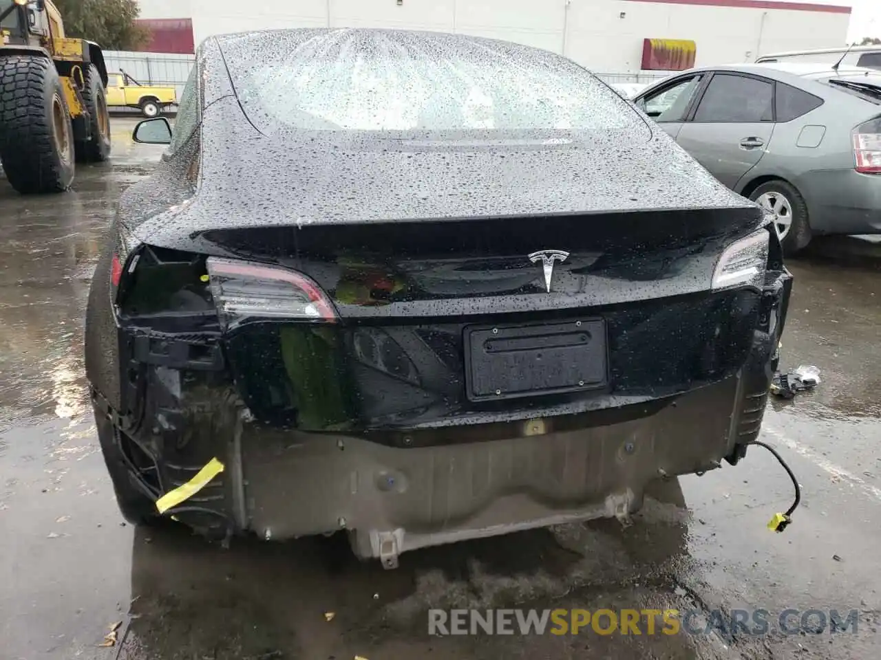 6 Photograph of a damaged car 5YJ3E1EA8NF188054 TESLA MODEL 3 2022