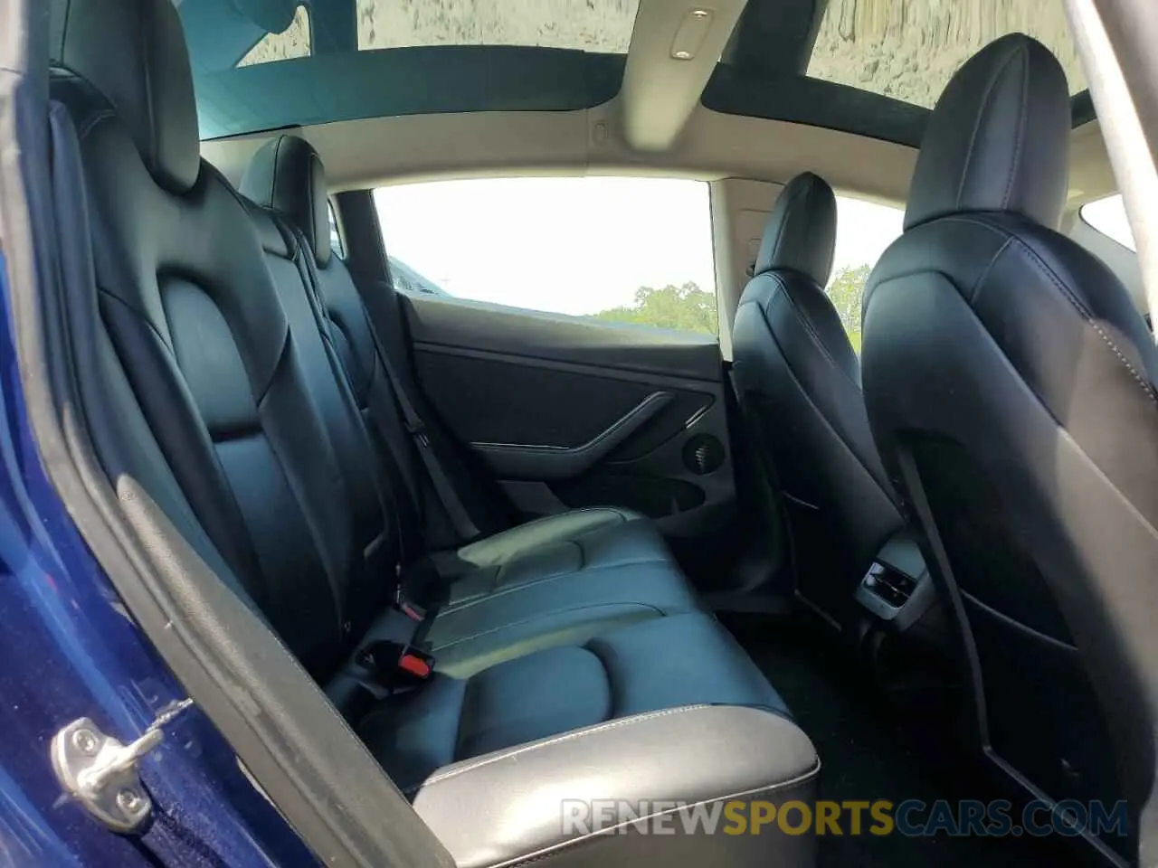 10 Photograph of a damaged car 5YJ3E1EA8NF188152 TESLA MODEL 3 2022