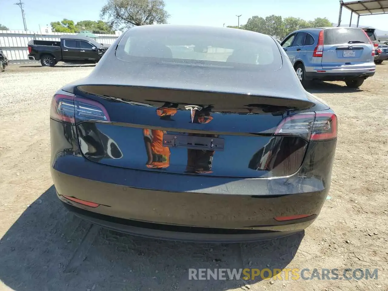6 Photograph of a damaged car 5YJ3E1EA8NF188653 TESLA MODEL 3 2022