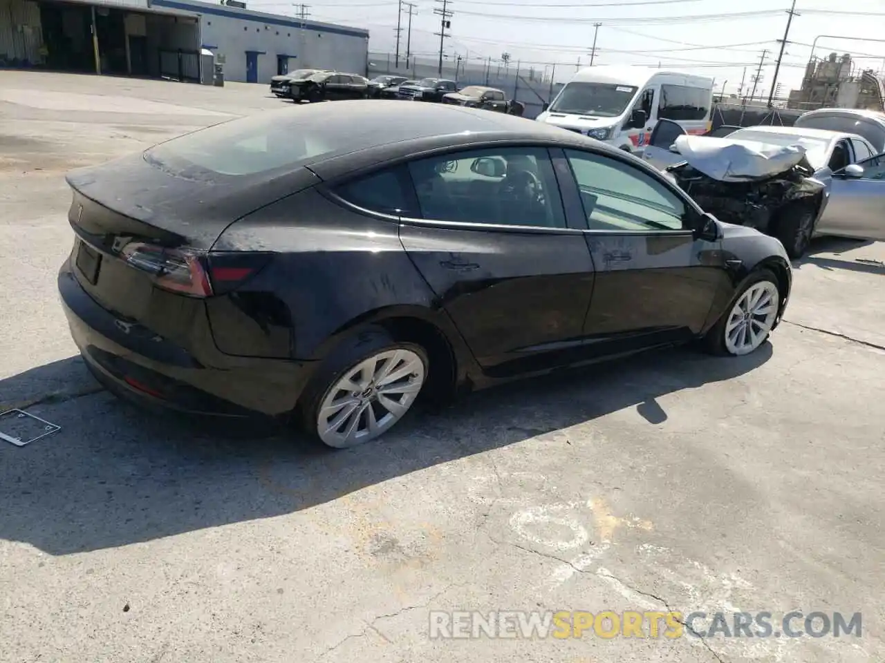 4 Photograph of a damaged car 5YJ3E1EA8NF189284 TESLA MODEL 3 2022