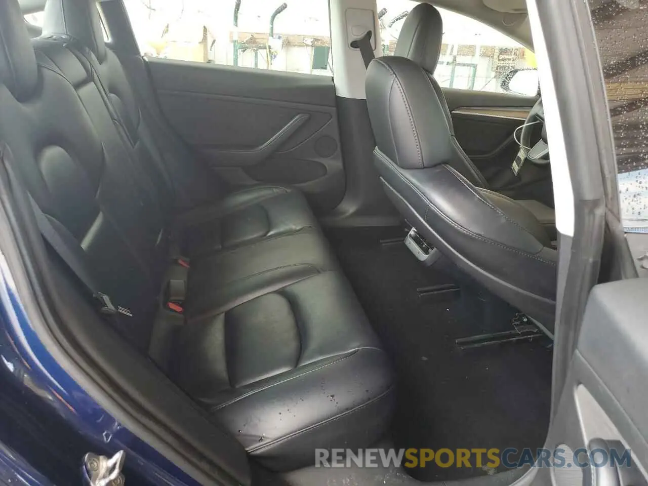 11 Photograph of a damaged car 5YJ3E1EA8NF189947 TESLA MODEL 3 2022