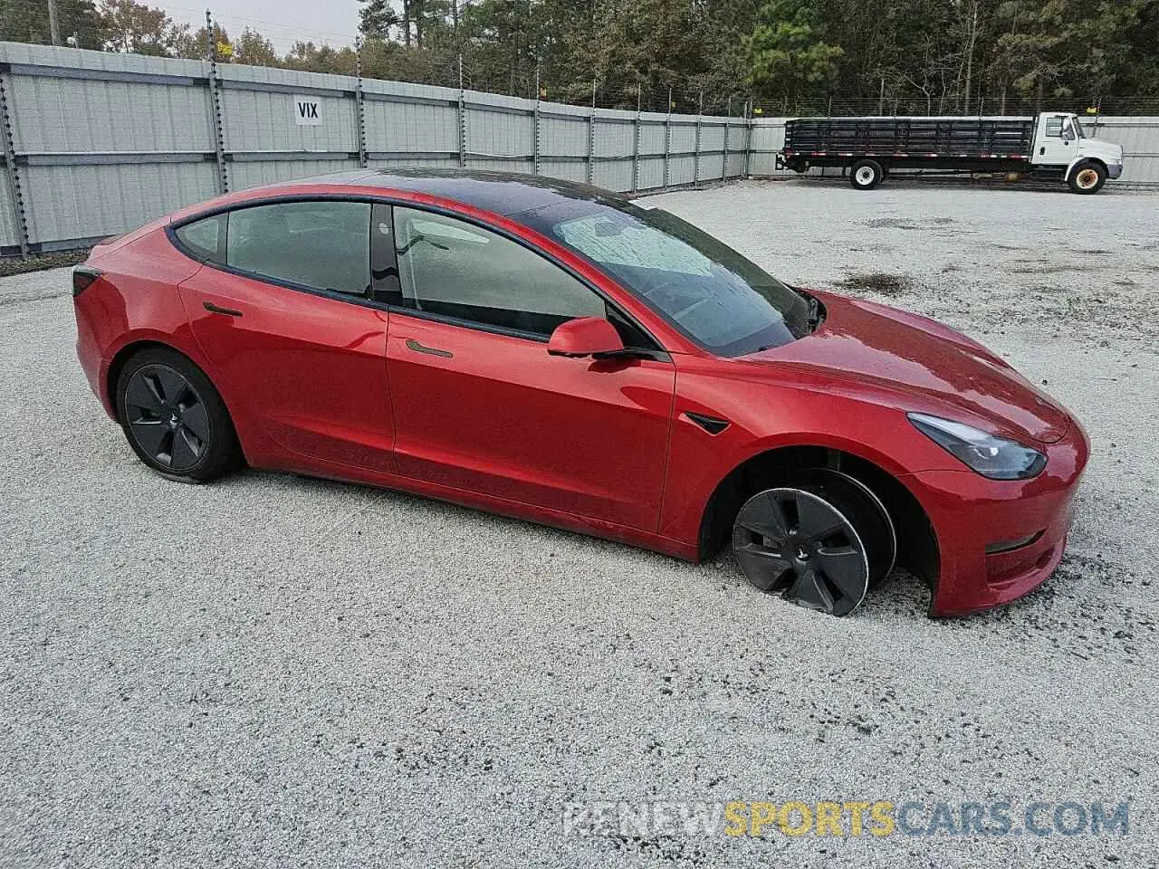 4 Photograph of a damaged car 5YJ3E1EA8NF190032 TESLA MODEL 3 2022