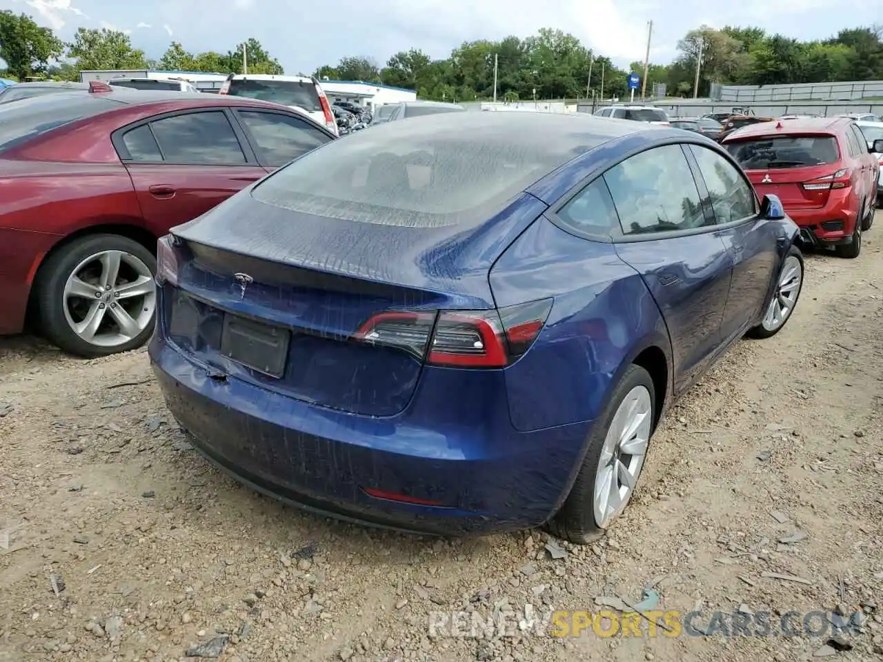 4 Photograph of a damaged car 5YJ3E1EA8NF192086 TESLA MODEL 3 2022