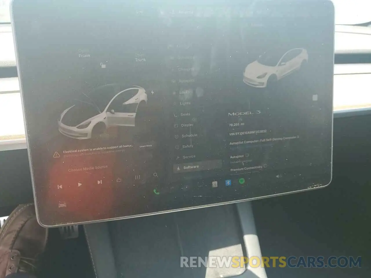 9 Photograph of a damaged car 5YJ3E1EA8NF203832 TESLA MODEL 3 2022