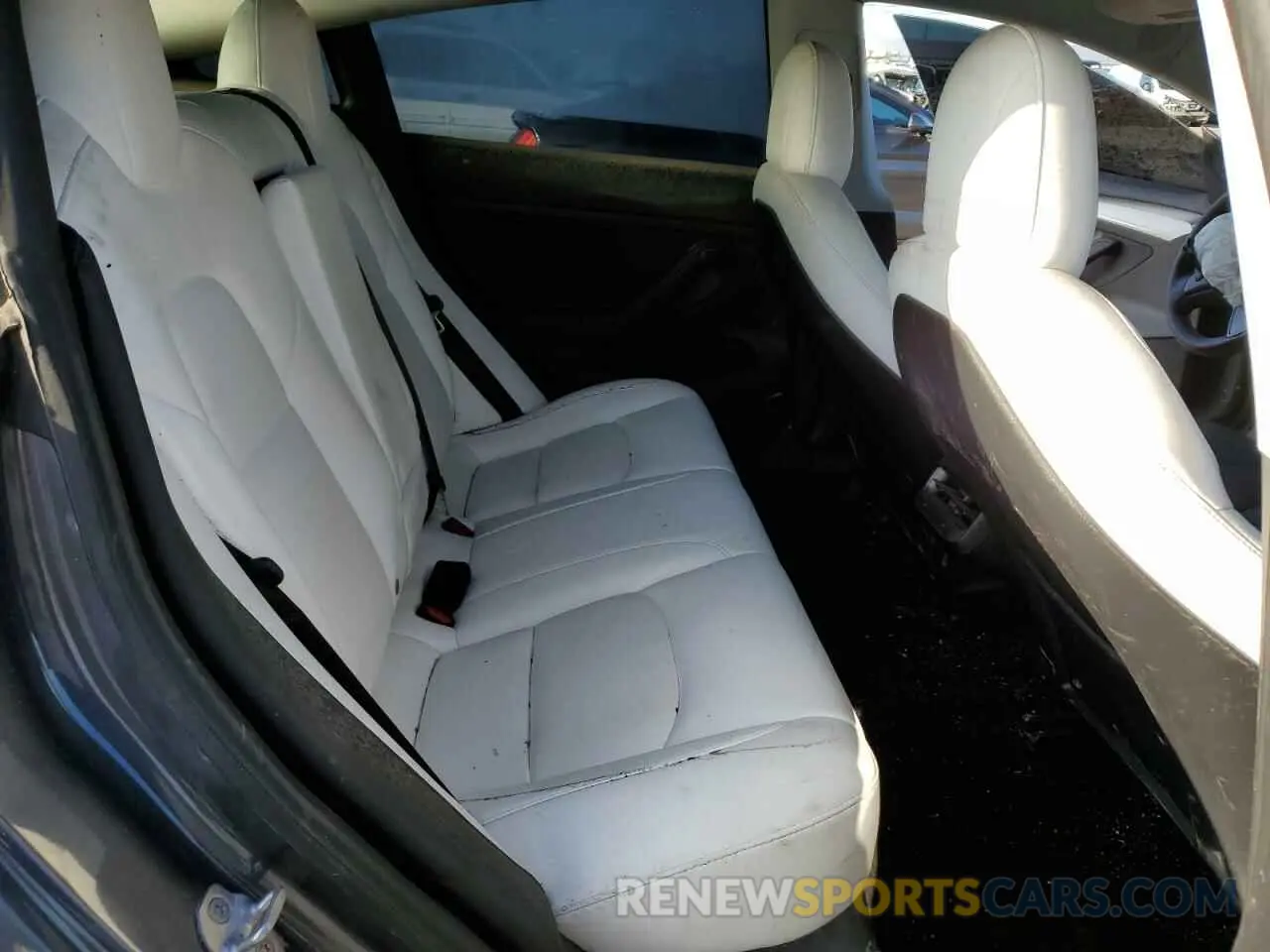 10 Photograph of a damaged car 5YJ3E1EA8NF243831 TESLA MODEL 3 2022