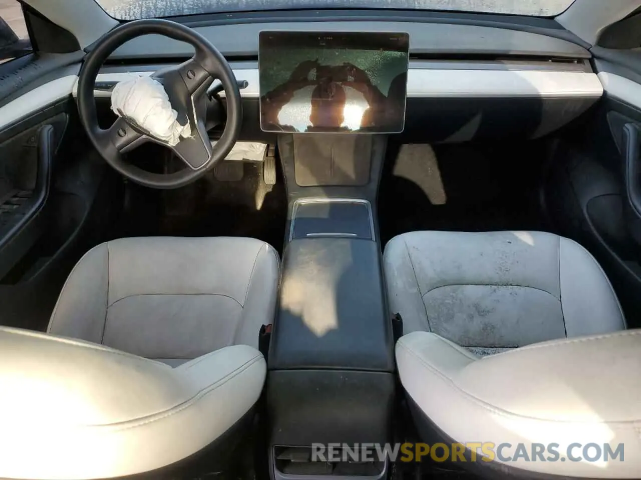 8 Photograph of a damaged car 5YJ3E1EA8NF243831 TESLA MODEL 3 2022