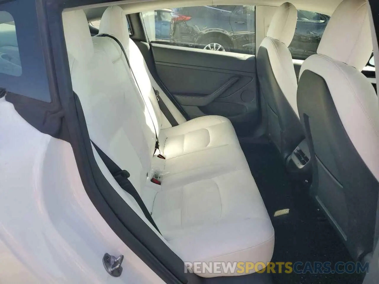 10 Photograph of a damaged car 5YJ3E1EA8NF244929 TESLA MODEL 3 2022