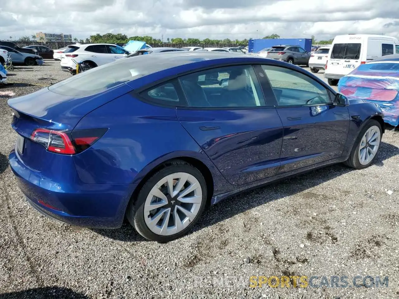 3 Photograph of a damaged car 5YJ3E1EA8NF285545 TESLA MODEL 3 2022