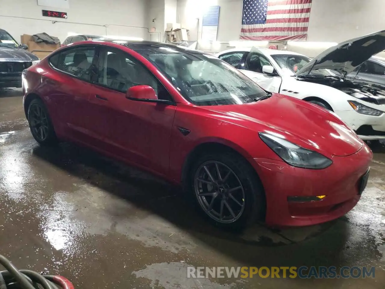 4 Photograph of a damaged car 5YJ3E1EA8NF289661 TESLA MODEL 3 2022