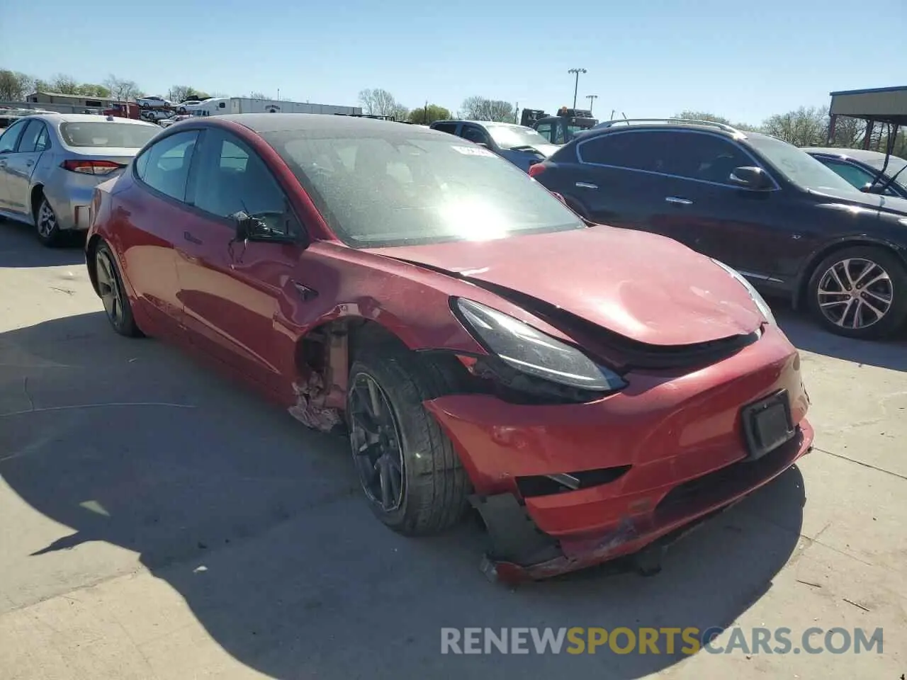 4 Photograph of a damaged car 5YJ3E1EA8NF290504 TESLA MODEL 3 2022