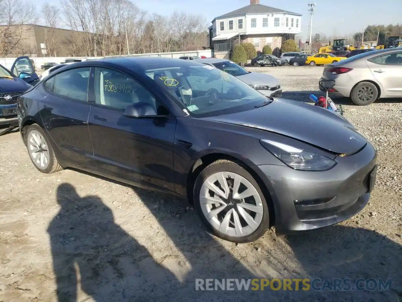 4 Photograph of a damaged car 5YJ3E1EA8NF291118 TESLA MODEL 3 2022