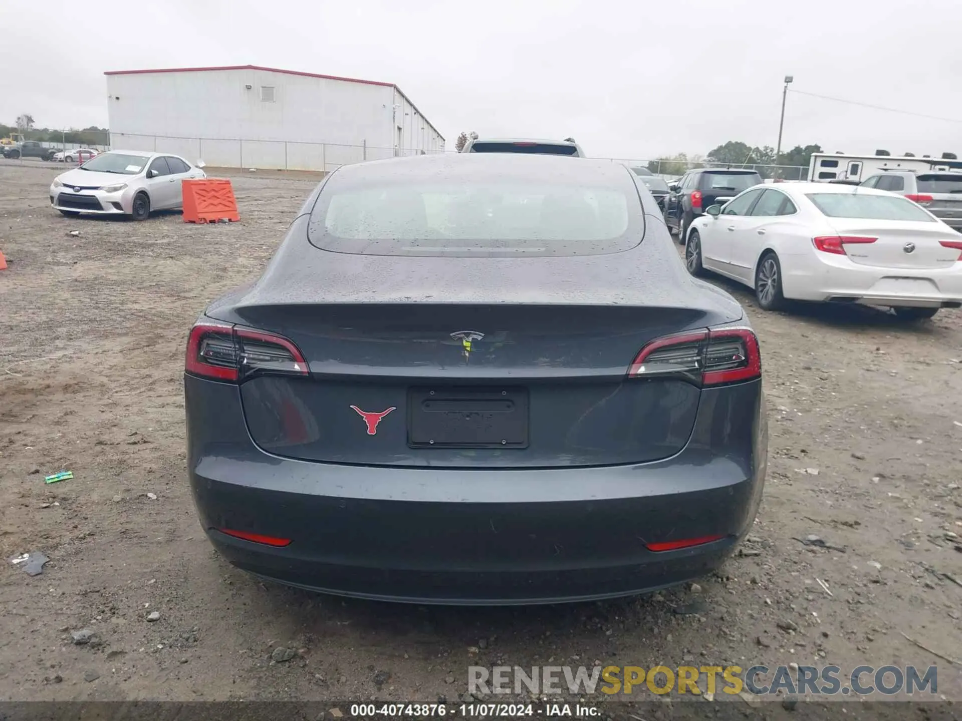 17 Photograph of a damaged car 5YJ3E1EA8NF301114 TESLA MODEL 3 2022
