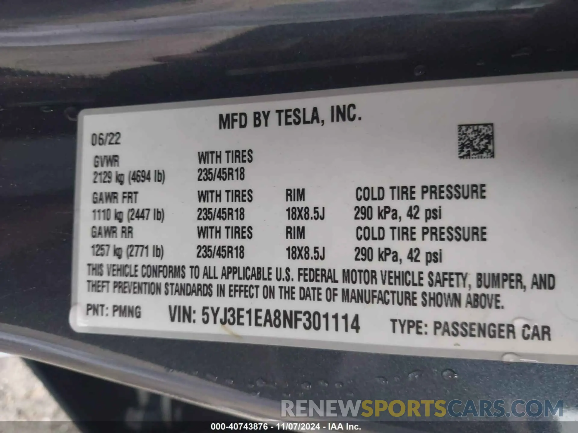 9 Photograph of a damaged car 5YJ3E1EA8NF301114 TESLA MODEL 3 2022