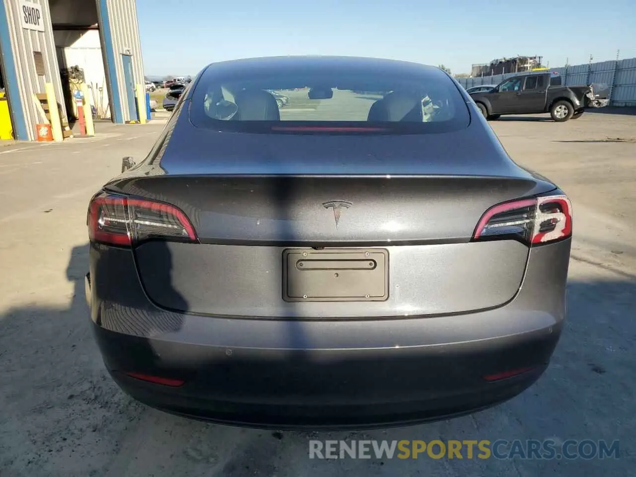 6 Photograph of a damaged car 5YJ3E1EA8NF301260 TESLA MODEL 3 2022