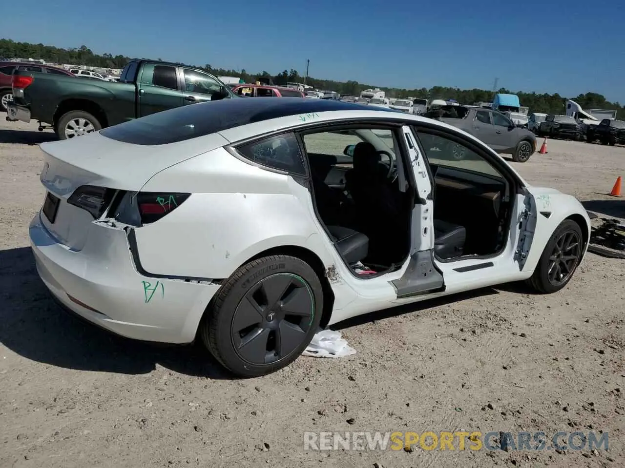 3 Photograph of a damaged car 5YJ3E1EA8NF317314 TESLA MODEL 3 2022