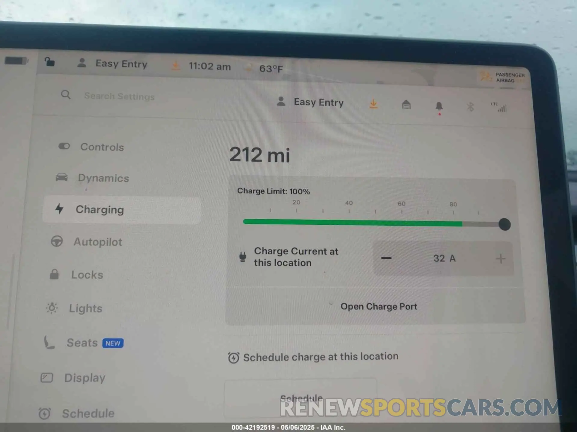 17 Photograph of a damaged car 5YJ3E1EA8NF342987 TESLA MODEL 3 2022