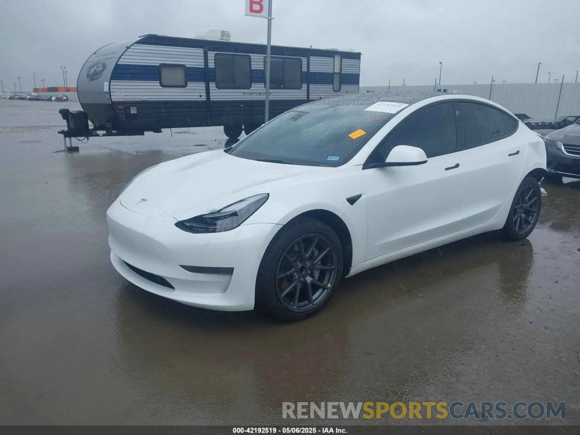2 Photograph of a damaged car 5YJ3E1EA8NF342987 TESLA MODEL 3 2022