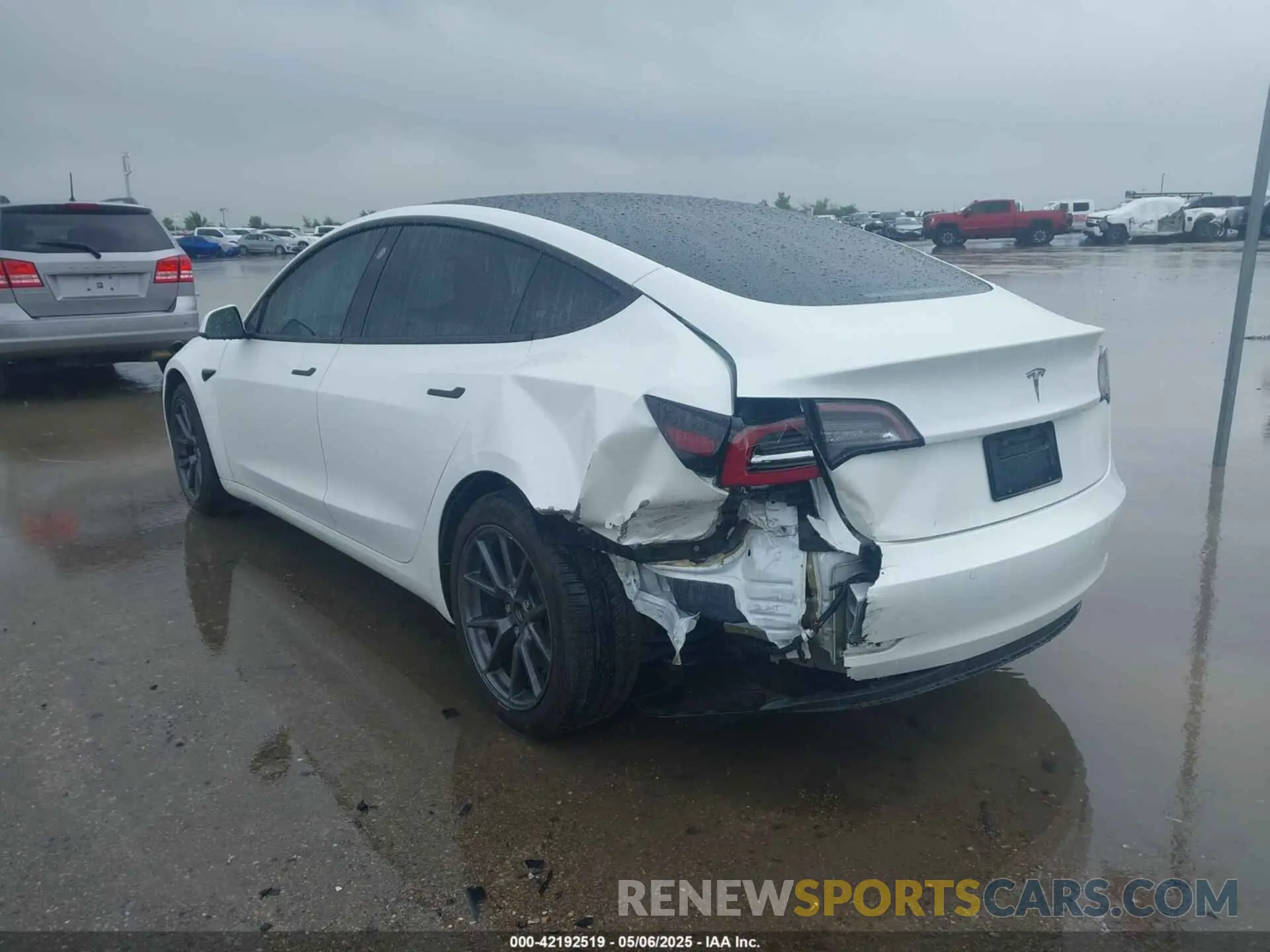 6 Photograph of a damaged car 5YJ3E1EA8NF342987 TESLA MODEL 3 2022