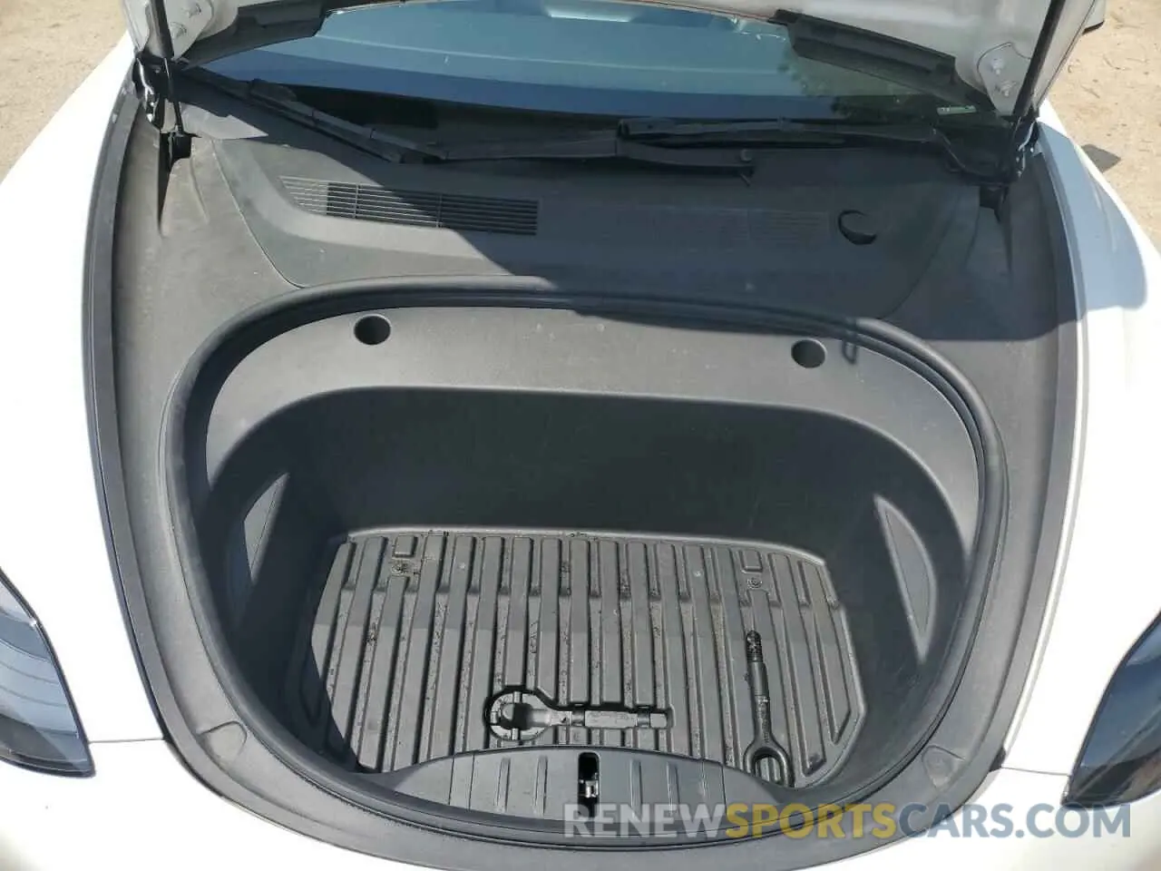 11 Photograph of a damaged car 5YJ3E1EA8NF368439 TESLA MODEL 3 2022