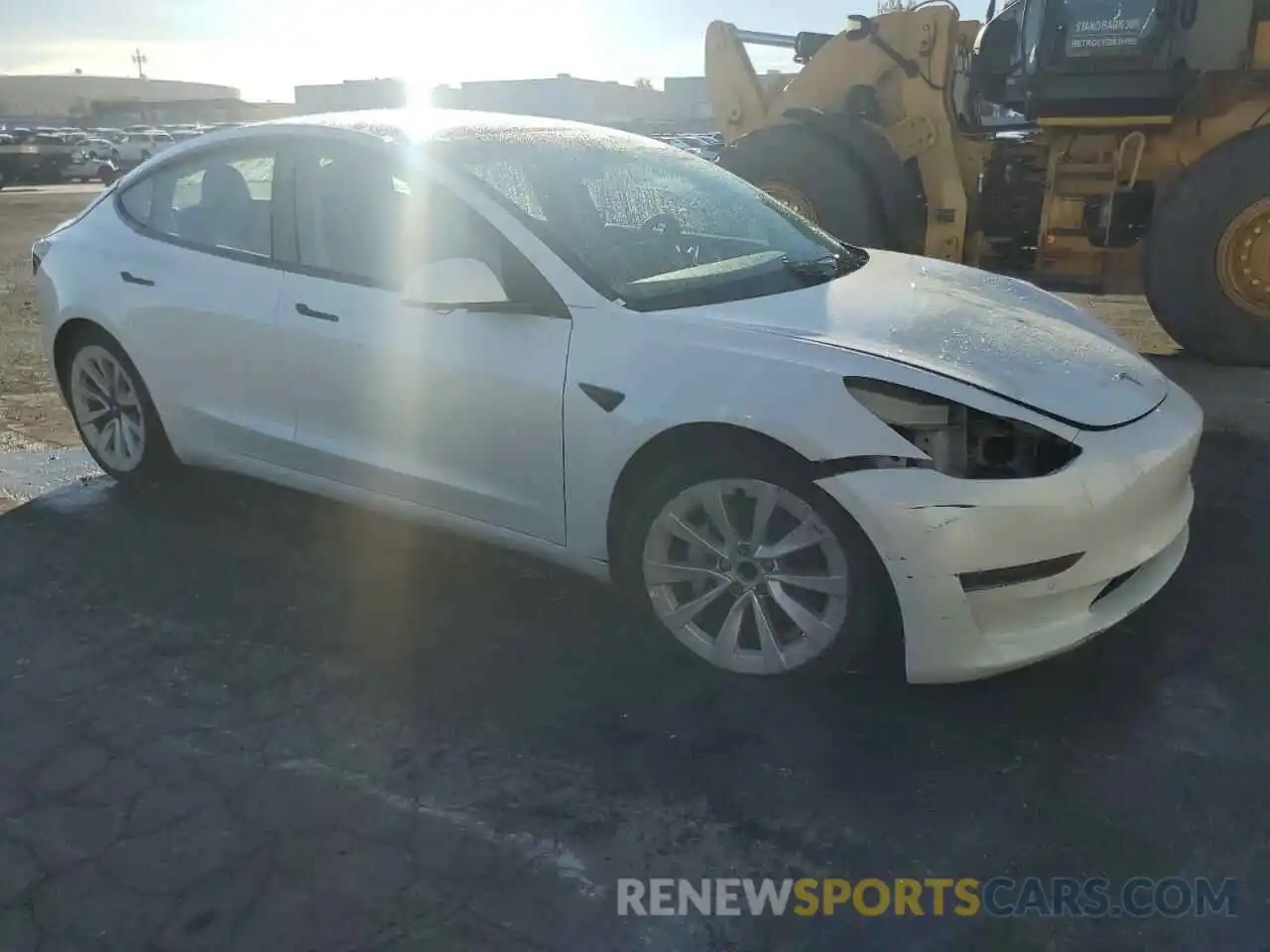 4 Photograph of a damaged car 5YJ3E1EA8NF368442 TESLA MODEL 3 2022