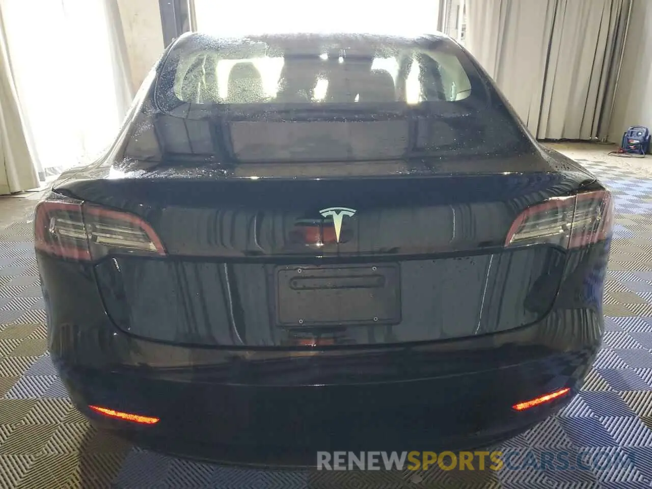 6 Photograph of a damaged car 5YJ3E1EA8NF369042 TESLA MODEL 3 2022