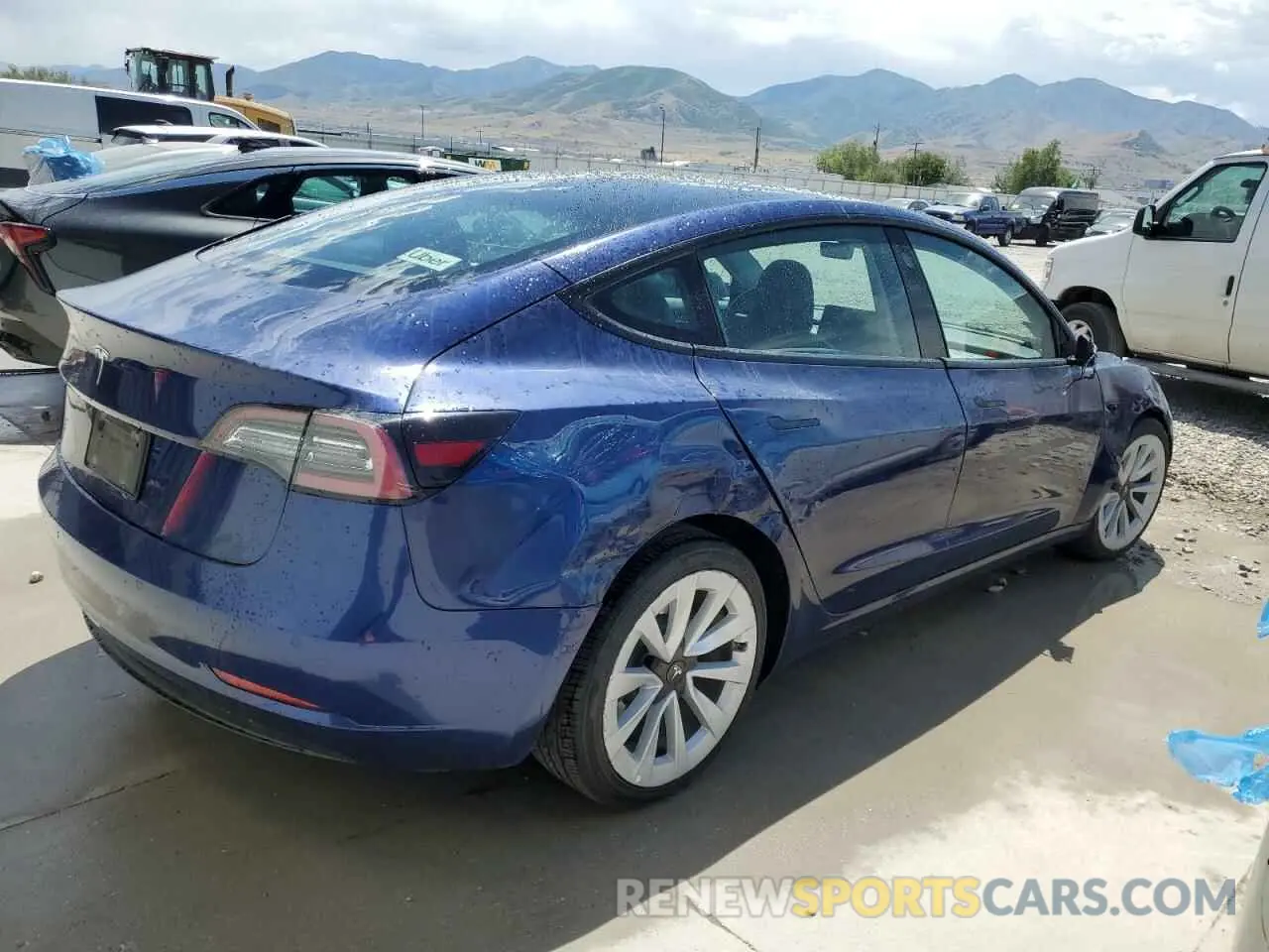3 Photograph of a damaged car 5YJ3E1EA8NF369901 TESLA MODEL 3 2022