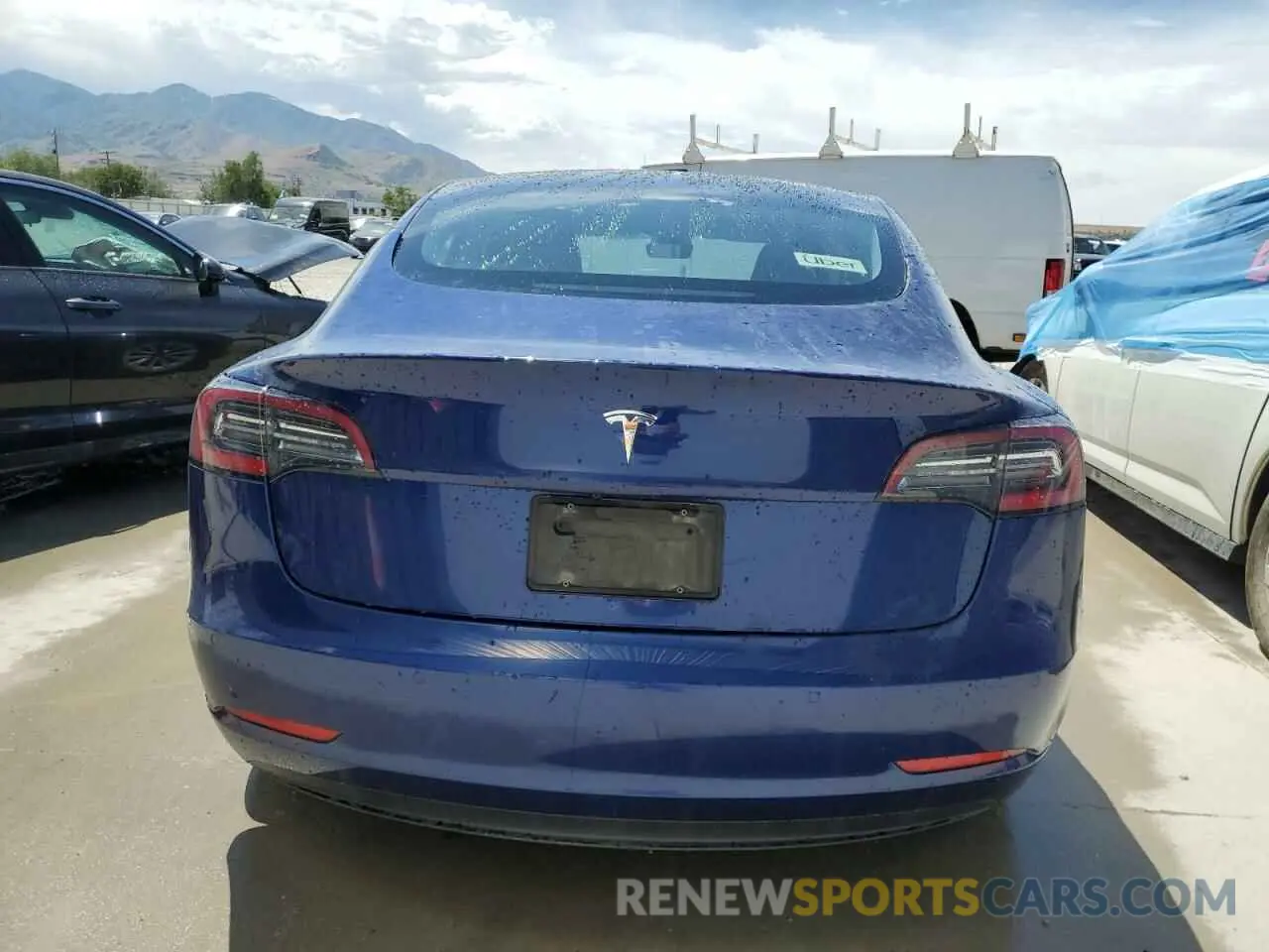 6 Photograph of a damaged car 5YJ3E1EA8NF369901 TESLA MODEL 3 2022