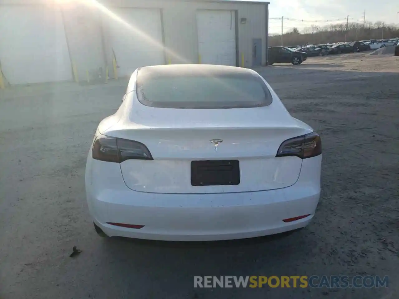 6 Photograph of a damaged car 5YJ3E1EA8NF370868 TESLA MODEL 3 2022