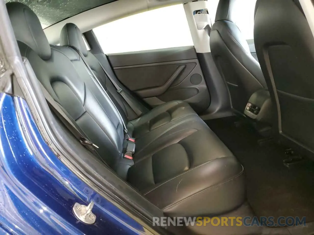 10 Photograph of a damaged car 5YJ3E1EA8NF371020 TESLA MODEL 3 2022