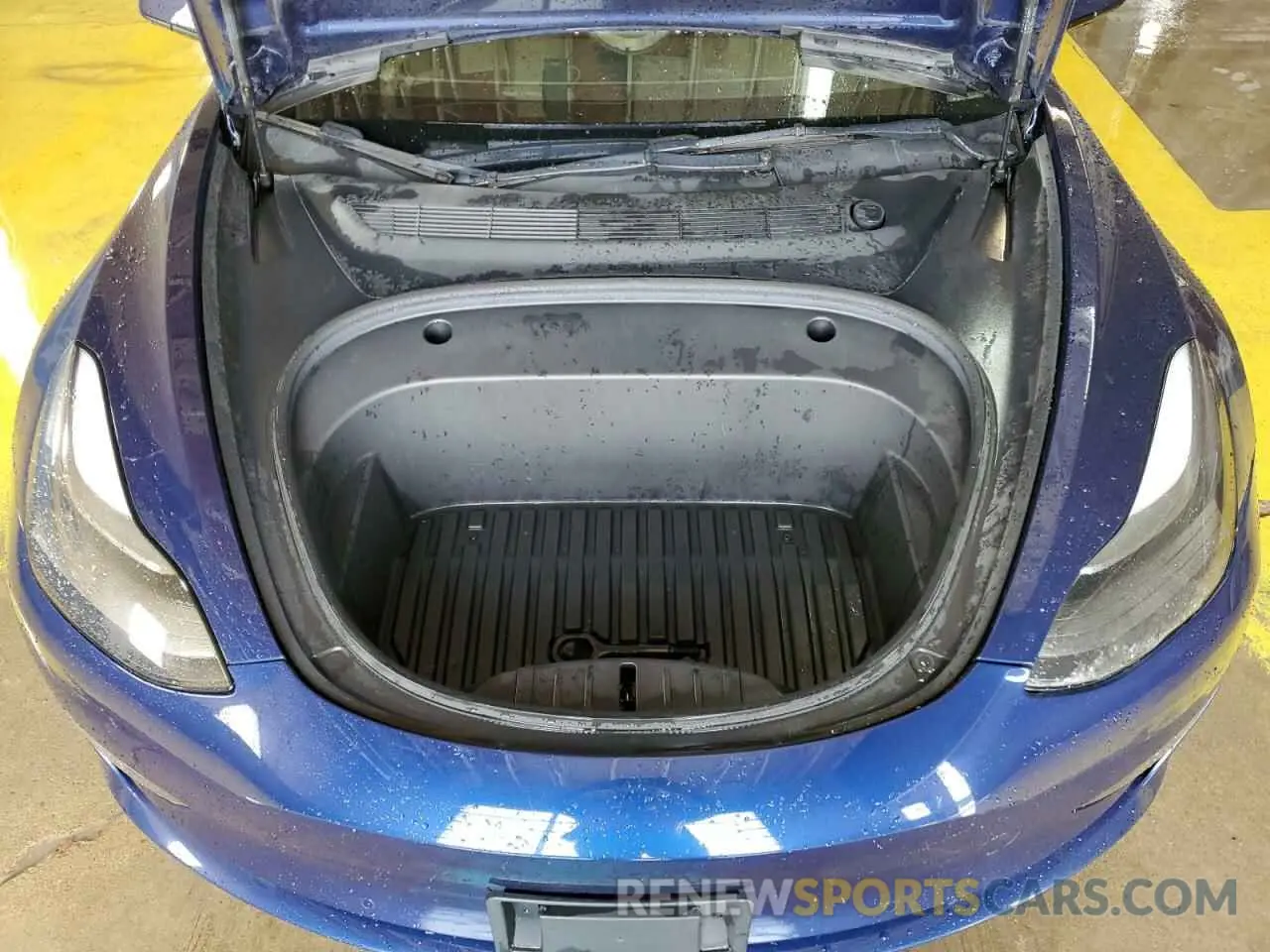 11 Photograph of a damaged car 5YJ3E1EA8NF371020 TESLA MODEL 3 2022