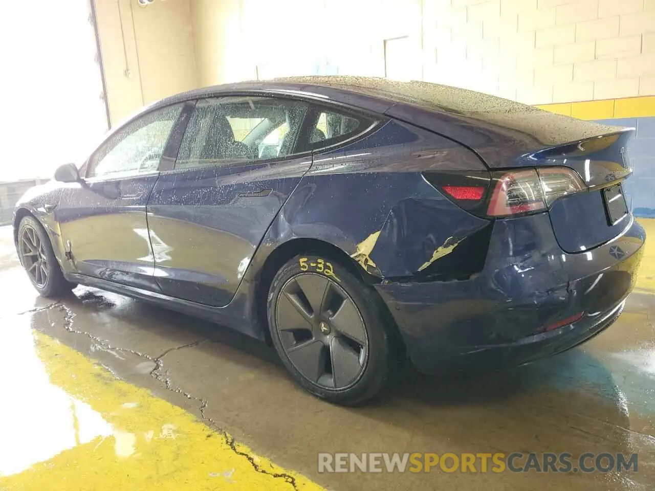 2 Photograph of a damaged car 5YJ3E1EA8NF371020 TESLA MODEL 3 2022